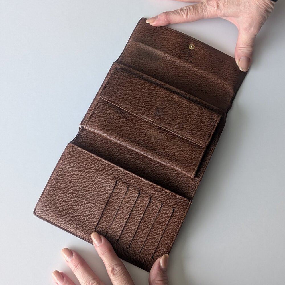 Louis Vuitton iconic Monogram Wallet - Picture 8 of 9